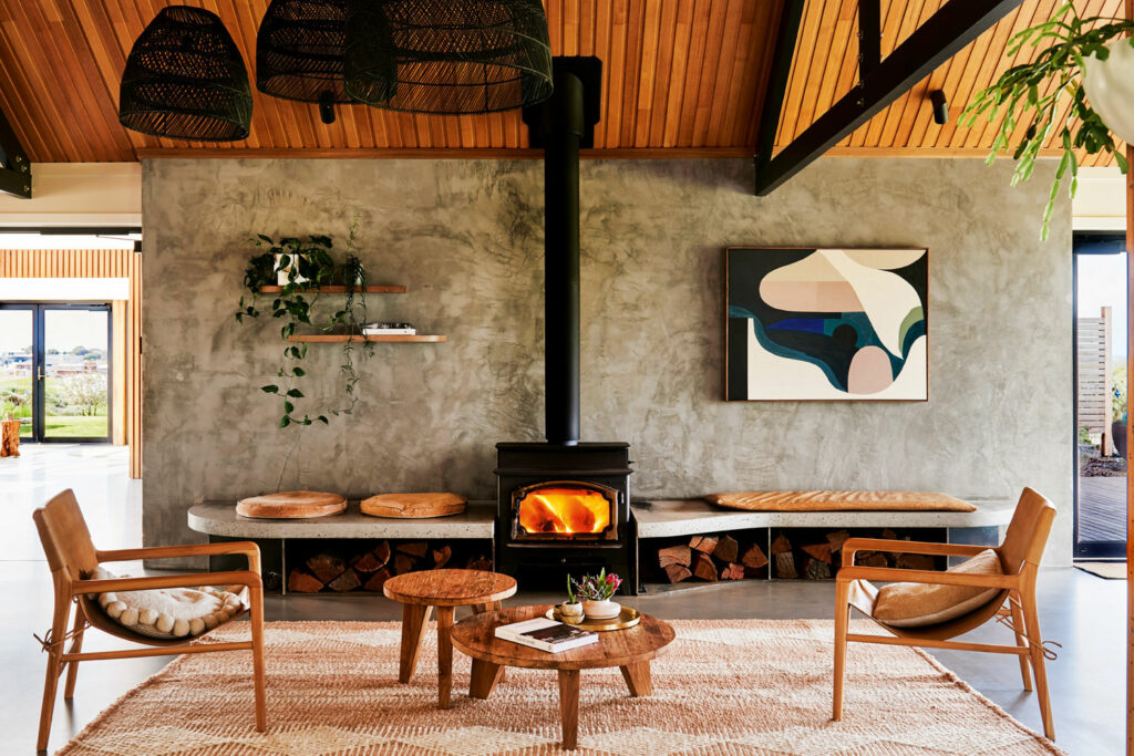 Lon Retreat Outdoor Area, Fireplace